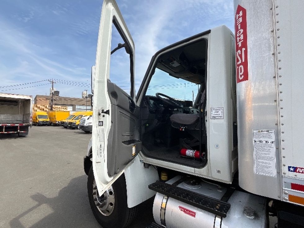 Medium Duty Box Truck-Light and Medium Duty Trucks-International-2020-MV607-New Castle-DE-200,021\n\t\tmiles-$ 52,500 - Image 15