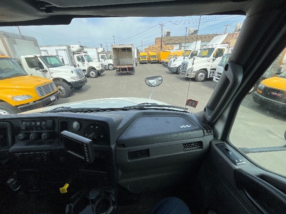 Medium Duty Box Truck-Light and Medium Duty Trucks-International-2020-MV607-New Castle-DE-200,021\n\t\tmiles-$ 52,500 - Image 20