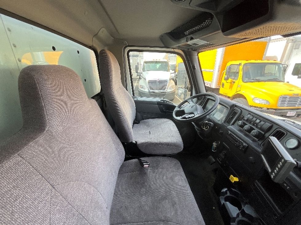 Medium Duty Box Truck-Light and Medium Duty Trucks-International-2020-MV607-New Castle-DE-200,021\n\t\tmiles-$ 52,500 - Image 21