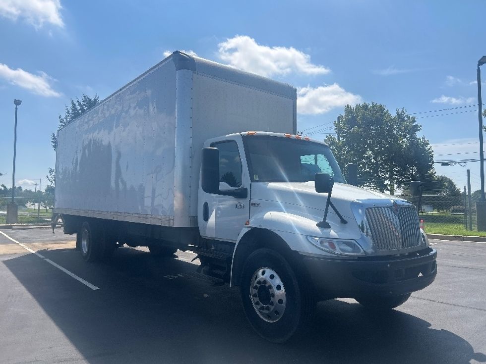 Medium Duty Box Truck-Light and Medium Duty Trucks-International-2020-MV607-New Castle-DE-213,994\n\t\tmiles-$ 47,750 - Image 1