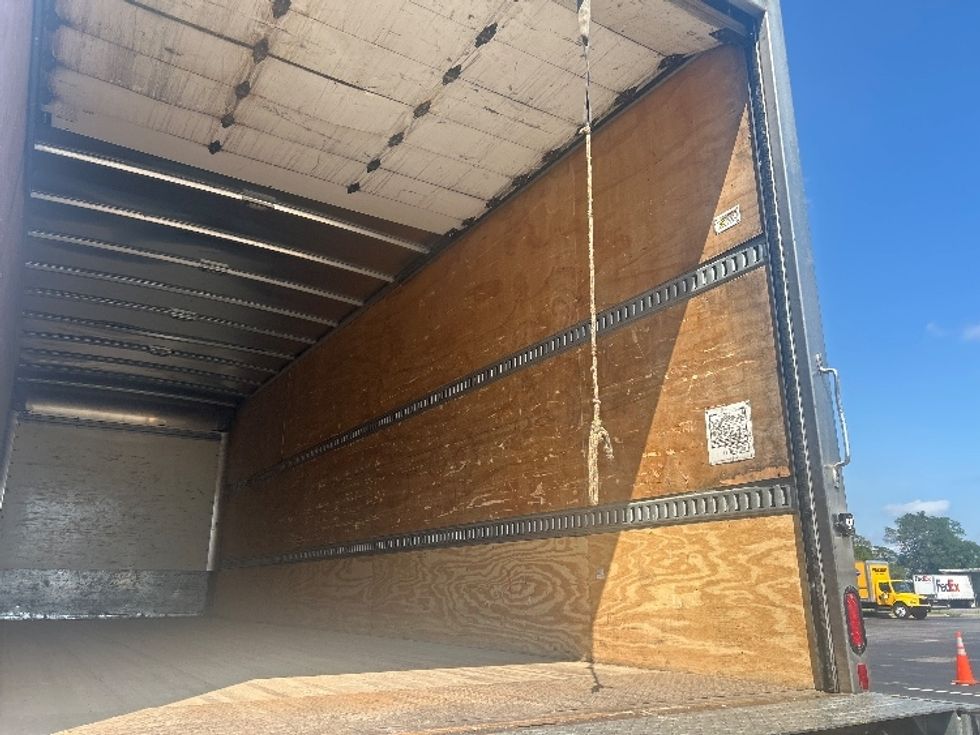 Medium Duty Box Truck-Light and Medium Duty Trucks-International-2020-MV607-New Castle-DE-213,994\n\t\tmiles-$ 47,750 - Image 11