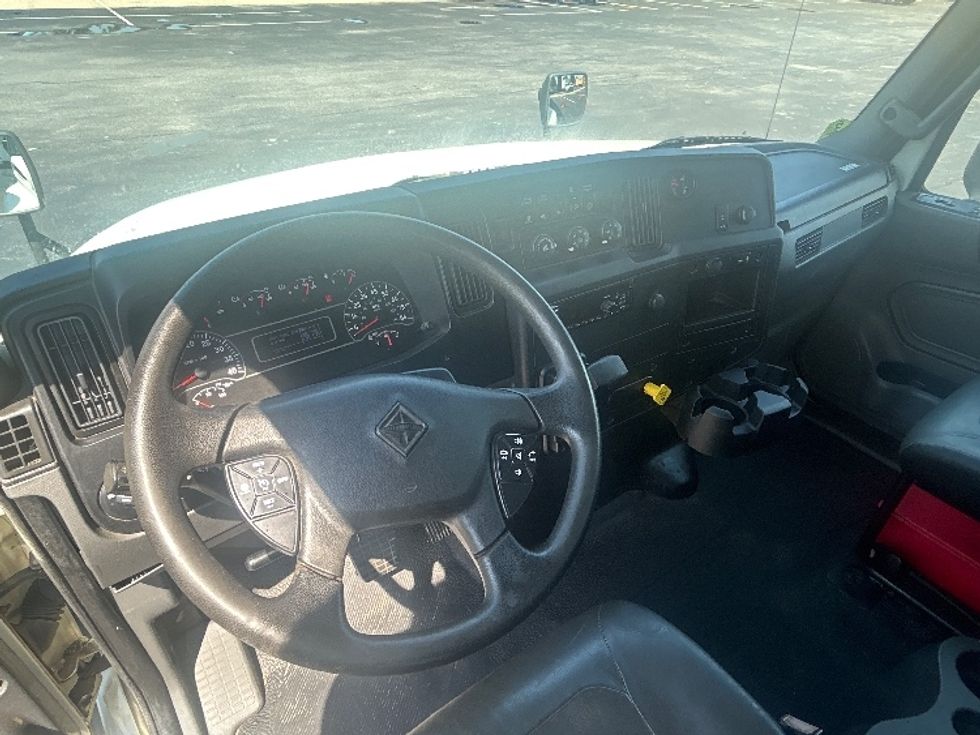 Medium Duty Box Truck-Light and Medium Duty Trucks-International-2020-MV607-New Castle-DE-213,994\n\t\tmiles-$ 47,750 - Image 17