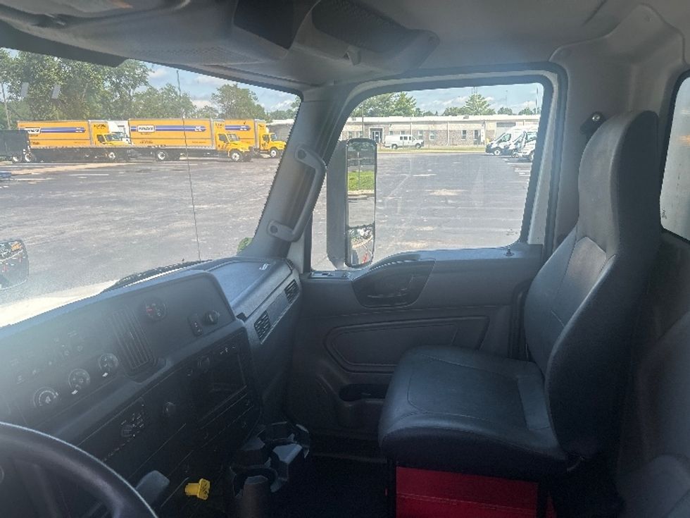 Medium Duty Box Truck-Light and Medium Duty Trucks-International-2020-MV607-New Castle-DE-213,994\n\t\tmiles-$ 47,750 - Image 18