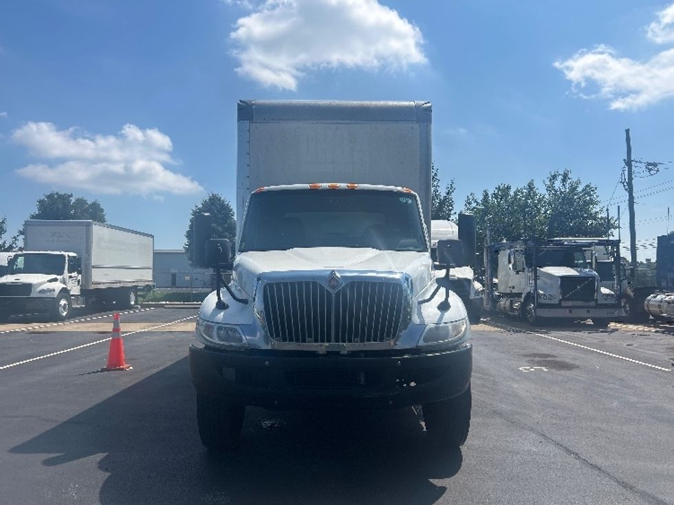 Medium Duty Box Truck-Light and Medium Duty Trucks-International-2020-MV607-New Castle-DE-213,994\n\t\tmiles-$ 47,750 - Image 2