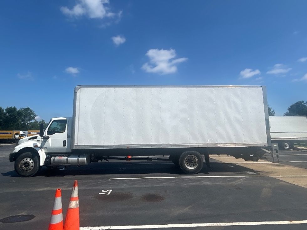 Medium Duty Box Truck-Light and Medium Duty Trucks-International-2020-MV607-New Castle-DE-213,994\n\t\tmiles-$ 47,750 - Image 4