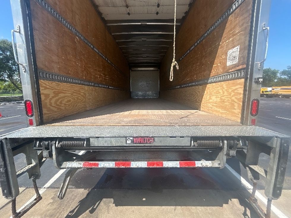 Medium Duty Box Truck-Light and Medium Duty Trucks-International-2020-MV607-New Castle-DE-213,994\n\t\tmiles-$ 47,750 - Image 9