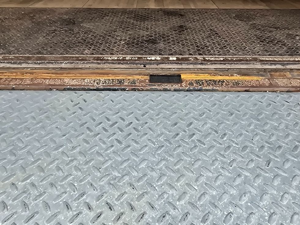 Medium Duty Box Truck-Light and Medium Duty Trucks-International-2020-MV607-Newnan-GA-215,190\n\t\tmiles-$ 42,500 - Image 10