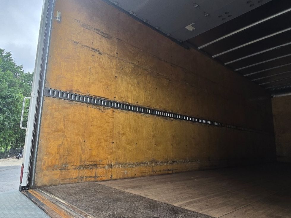 Medium Duty Box Truck-Light and Medium Duty Trucks-International-2020-MV607-Newnan-GA-215,190\n\t\tmiles-$ 42,500 - Image 11