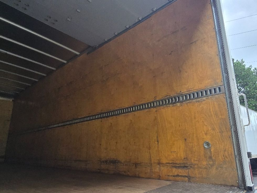 Medium Duty Box Truck-Light and Medium Duty Trucks-International-2020-MV607-Newnan-GA-215,190\n\t\tmiles-$ 42,500 - Image 12