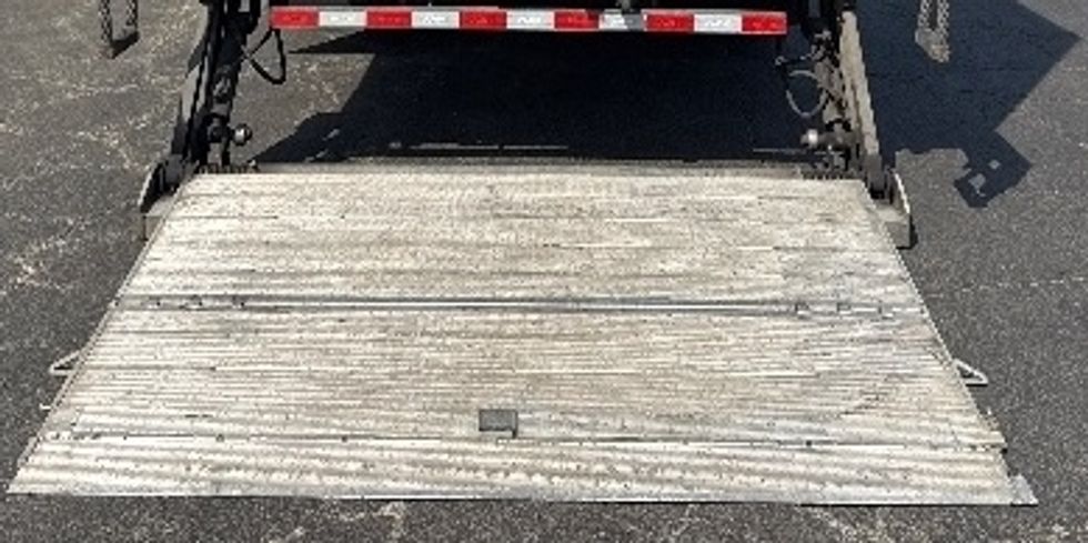 Medium Duty Box Truck-Light and Medium Duty Trucks-International-2020-MV607-Newnan-GA-215,190\n\t\tmiles-$ 42,500 - Image 9