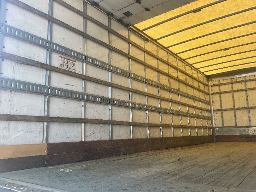 Medium Duty Box Truck-Light and Medium Duty Trucks-International-2020-MV607-Norcross-GA-163,630\n\t\tmiles-$ 59,250 - Image 11