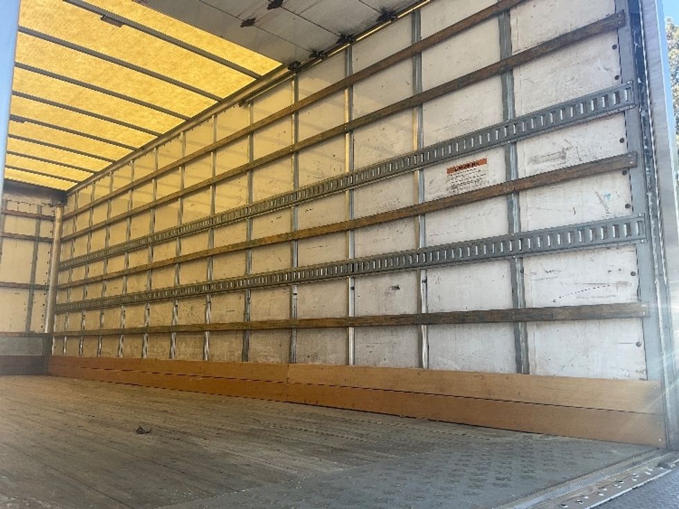 Medium Duty Box Truck-Light and Medium Duty Trucks-International-2020-MV607-Norcross-GA-163,630\n\t\tmiles-$ 59,250 - Image 12