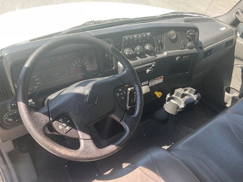 Medium Duty Box Truck-Light and Medium Duty Trucks-International-2020-MV607-Norcross-GA-163,630\n\t\tmiles-$ 59,250 - Image 18