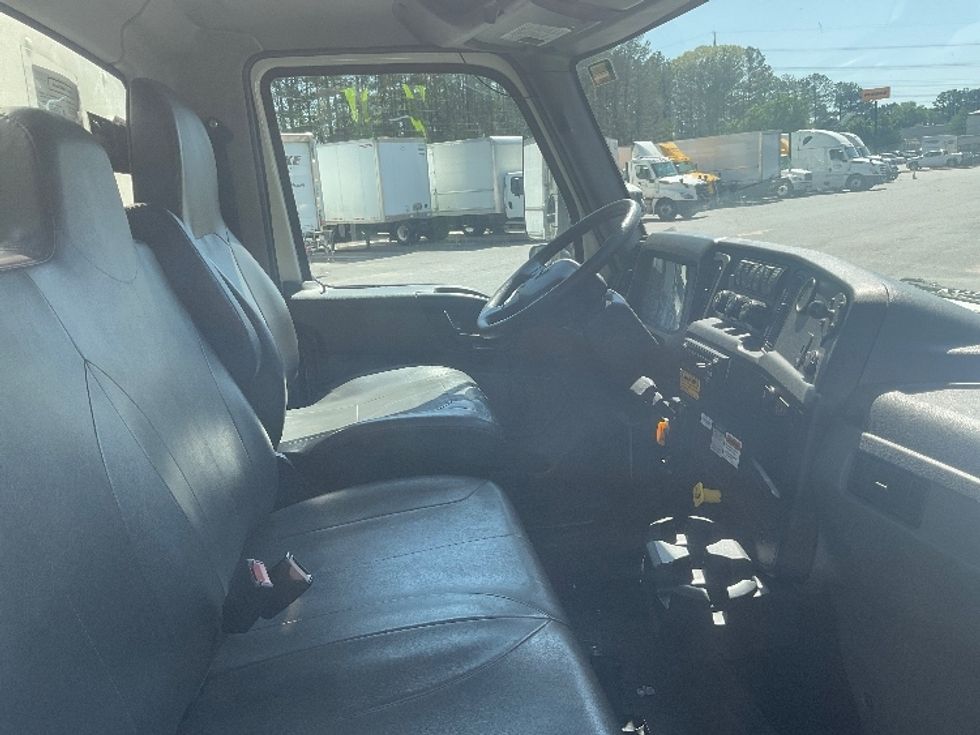 Medium Duty Box Truck-Light and Medium Duty Trucks-International-2020-MV607-Norcross-GA-163,630\n\t\tmiles-$ 59,250 - Image 22