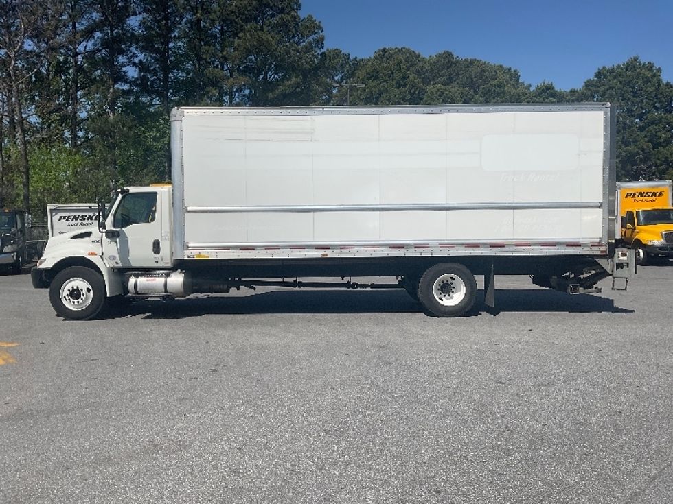 Medium Duty Box Truck-Light and Medium Duty Trucks-International-2020-MV607-Norcross-GA-163,630\n\t\tmiles-$ 59,250 - Image 4