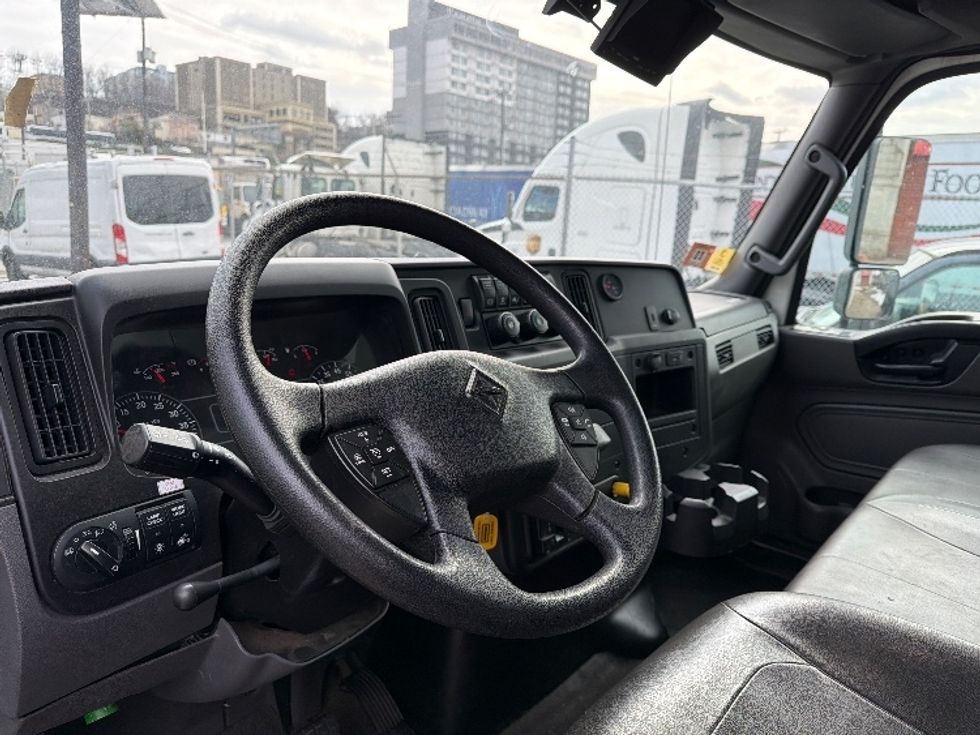Medium Duty Box Truck-Light and Medium Duty Trucks-International-2020-MV607-North Bergen-NJ-191,000\n\t\tmiles-$ 45,500 - Image 17