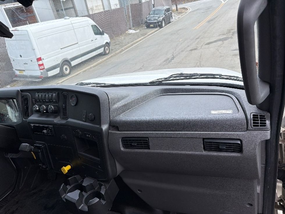 Medium Duty Box Truck-Light and Medium Duty Trucks-International-2020-MV607-North Bergen-NJ-191,000\n\t\tmiles-$ 45,500 - Image 20