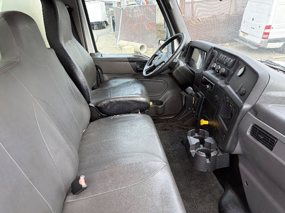 Medium Duty Box Truck-Light and Medium Duty Trucks-International-2020-MV607-North Bergen-NJ-191,000\n\t\tmiles-$ 45,500 - Image 21