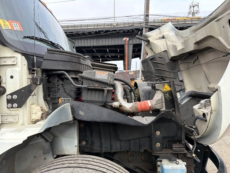 Medium Duty Box Truck-Light and Medium Duty Trucks-International-2020-MV607-North Bergen-NJ-191,000\n\t\tmiles-$ 45,500 - Image 22