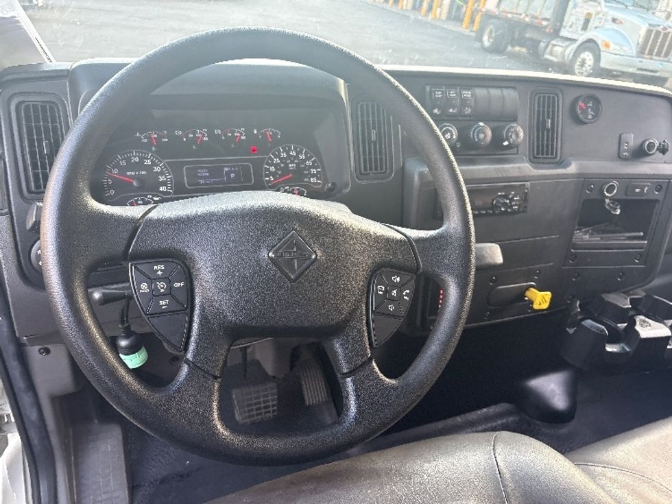 Medium Duty Box Truck-Light and Medium Duty Trucks-International-2020-MV607-North Bergen-NJ-60,788\n\t\tmiles-$ 56,750 - Image 17