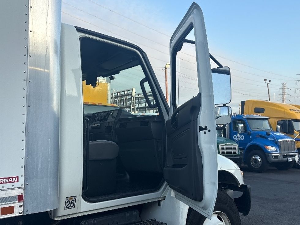 Medium Duty Box Truck-Light and Medium Duty Trucks-International-2020-MV607-North Bergen-NJ-60,788\n\t\tmiles-$ 56,750 - Image 20