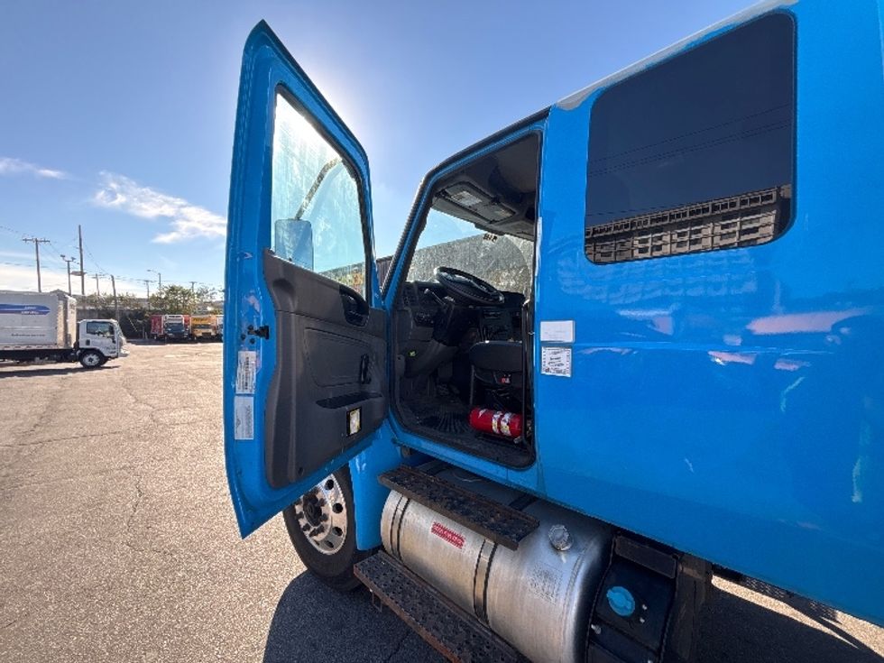 Medium Duty Box Truck-Light and Medium Duty Trucks-International-2020-MV607-North Bergen-NJ-83,041\n\t\tmiles-$ 59,000 - Image 16