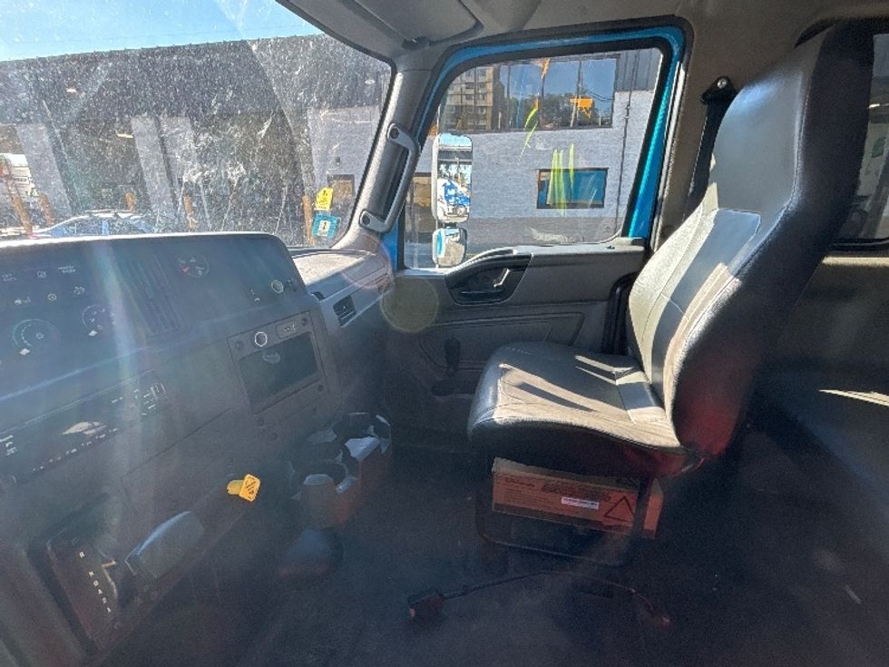 Medium Duty Box Truck-Light and Medium Duty Trucks-International-2020-MV607-North Bergen-NJ-83,041\n\t\tmiles-$ 59,000 - Image 19
