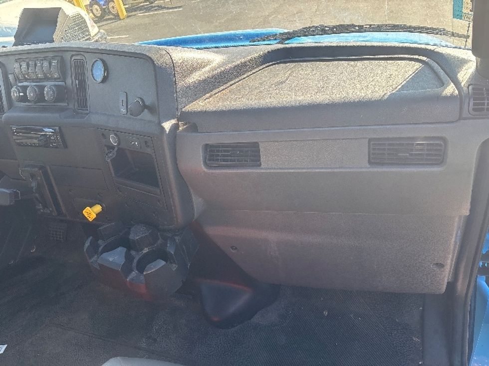Medium Duty Box Truck-Light and Medium Duty Trucks-International-2020-MV607-North Bergen-NJ-83,041\n\t\tmiles-$ 59,000 - Image 21