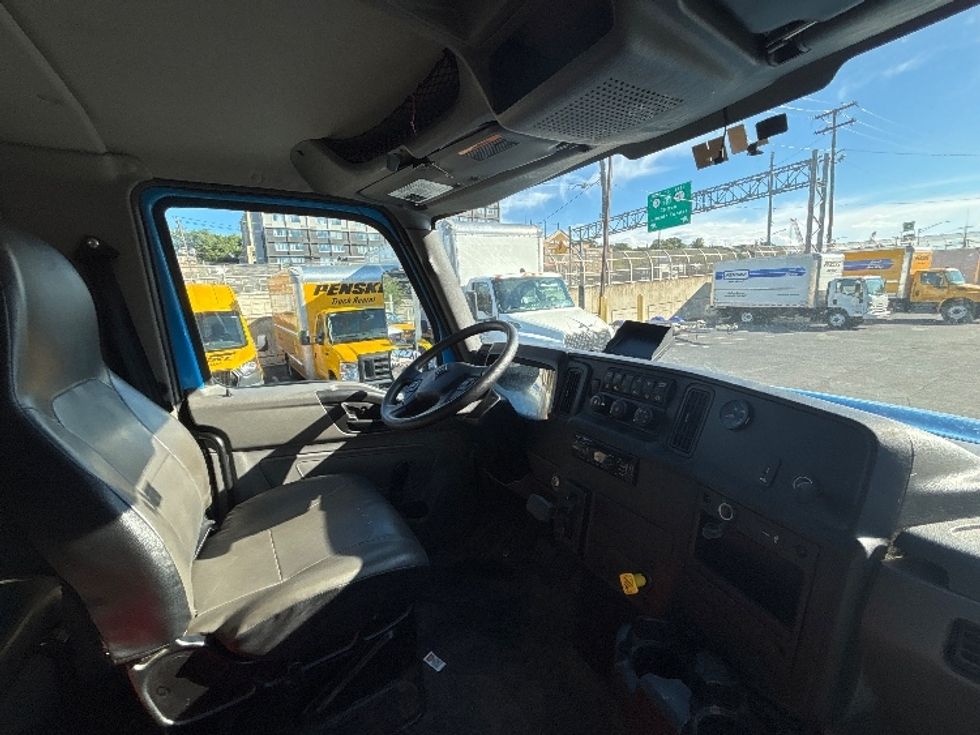 Medium Duty Box Truck-Light and Medium Duty Trucks-International-2020-MV607-North Bergen-NJ-83,041\n\t\tmiles-$ 59,000 - Image 22