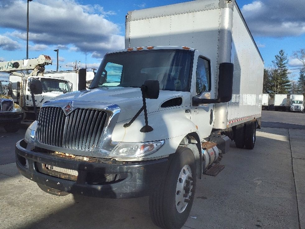Medium Duty Box Truck-Light and Medium Duty Trucks-International-2020-MV607-Norton-MA-197,481\n\t\tmiles-$ 34,750 - Image 1