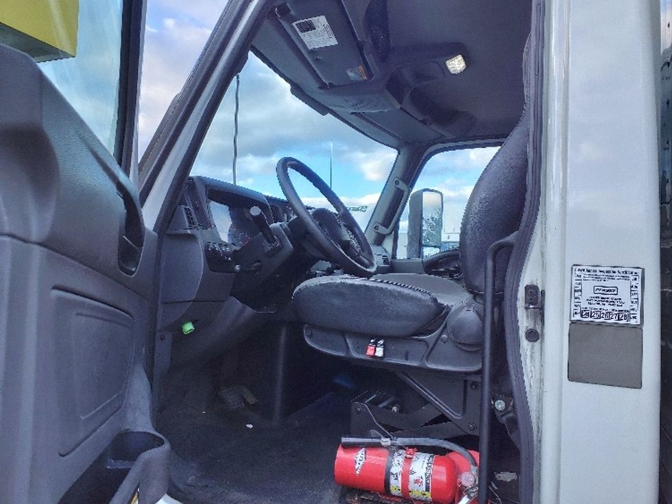 Medium Duty Box Truck-Light and Medium Duty Trucks-International-2020-MV607-Norton-MA-197,481\n\t\tmiles-$ 34,750 - Image 16