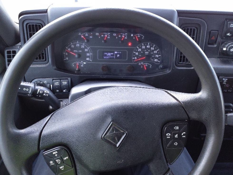 Medium Duty Box Truck-Light and Medium Duty Trucks-International-2020-MV607-Norton-MA-197,481\n\t\tmiles-$ 34,750 - Image 17