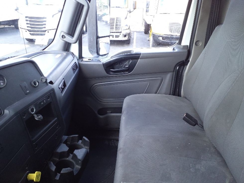 Medium Duty Box Truck-Light and Medium Duty Trucks-International-2020-MV607-Norton-MA-197,481\n\t\tmiles-$ 34,750 - Image 18