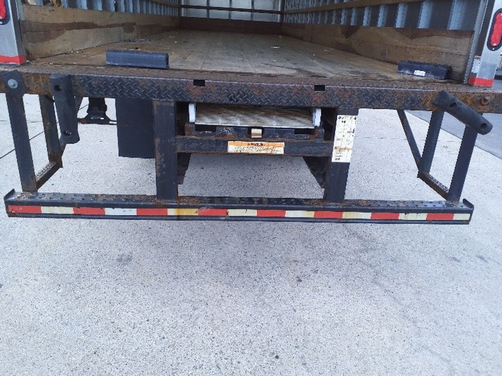 Medium Duty Box Truck-Light and Medium Duty Trucks-International-2020-MV607-Norton-MA-197,481\n\t\tmiles-$ 34,750 - Image 9