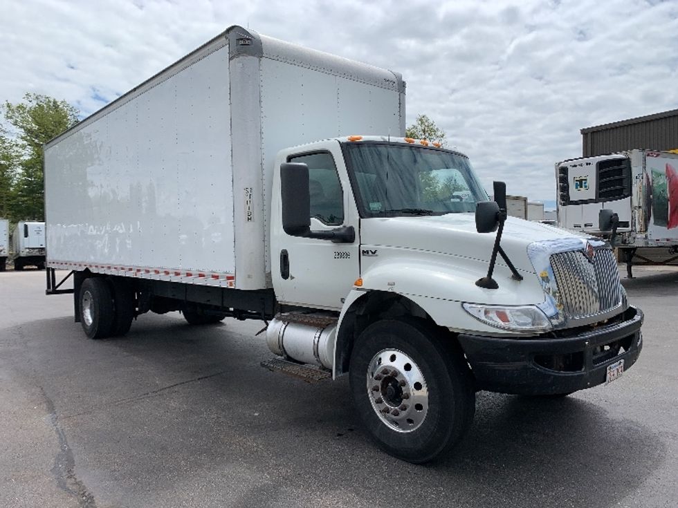 Medium Duty Box Truck-Light and Medium Duty Trucks-International-2020-MV607-Norton-MA-213,134\n\t\tmiles-$ 31,750 - Image 1