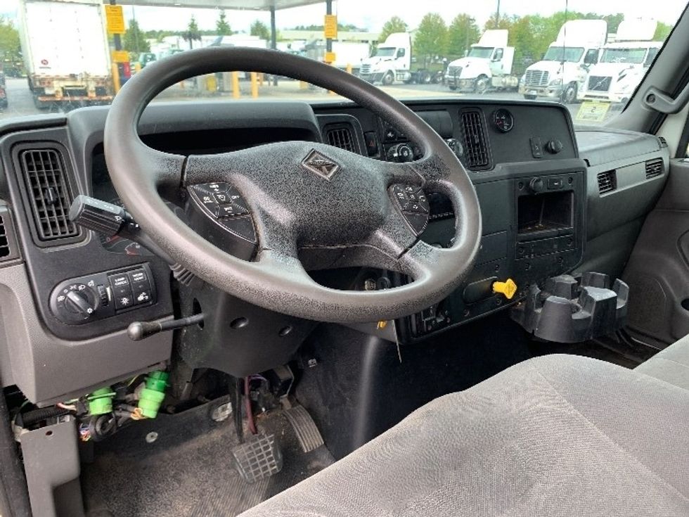 Medium Duty Box Truck-Light and Medium Duty Trucks-International-2020-MV607-Norton-MA-213,134\n\t\tmiles-$ 31,750 - Image 17