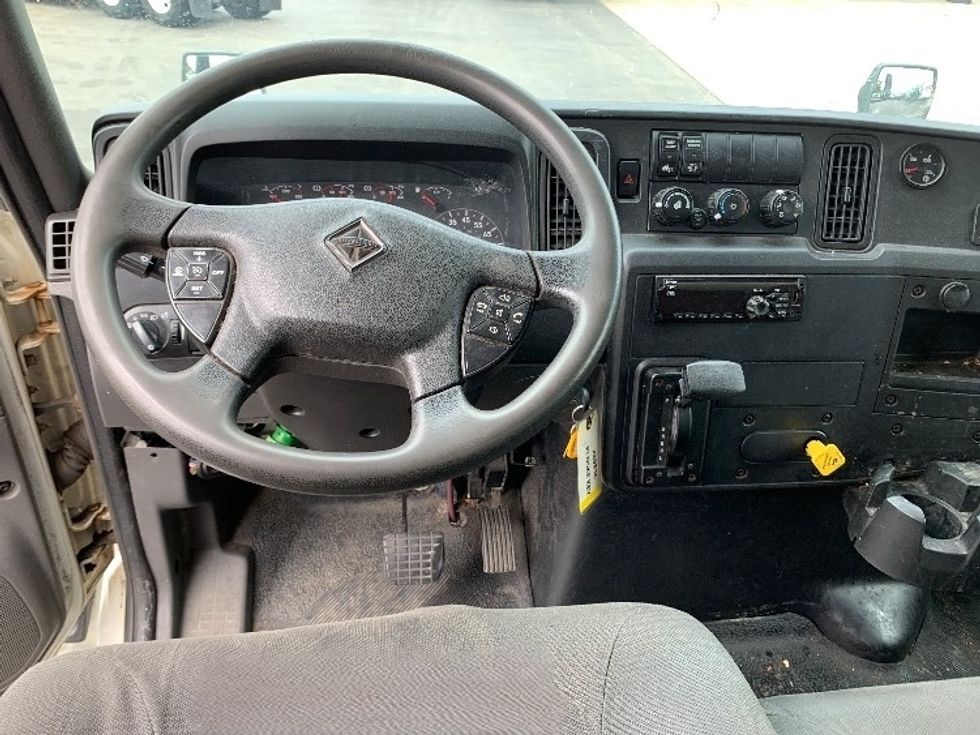 Medium Duty Box Truck-Light and Medium Duty Trucks-International-2020-MV607-Norton-MA-213,134\n\t\tmiles-$ 31,750 - Image 18