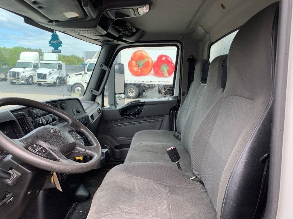 Medium Duty Box Truck-Light and Medium Duty Trucks-International-2020-MV607-Norton-MA-213,134\n\t\tmiles-$ 31,750 - Image 19