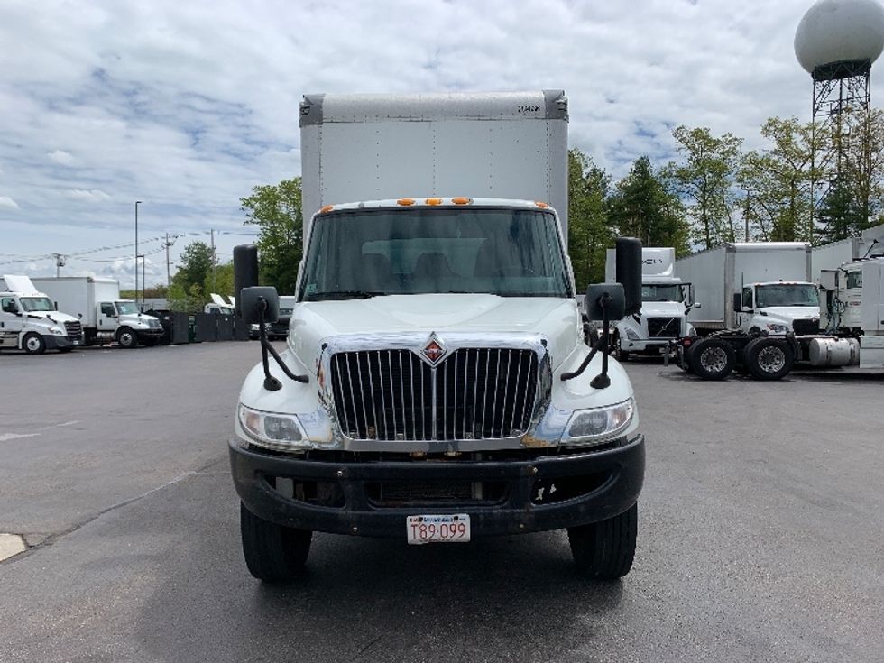 Medium Duty Box Truck-Light and Medium Duty Trucks-International-2020-MV607-Norton-MA-213,134\n\t\tmiles-$ 31,750 - Image 2