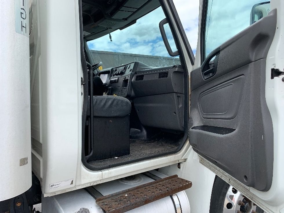 Medium Duty Box Truck-Light and Medium Duty Trucks-International-2020-MV607-Norton-MA-213,134\n\t\tmiles-$ 31,750 - Image 20