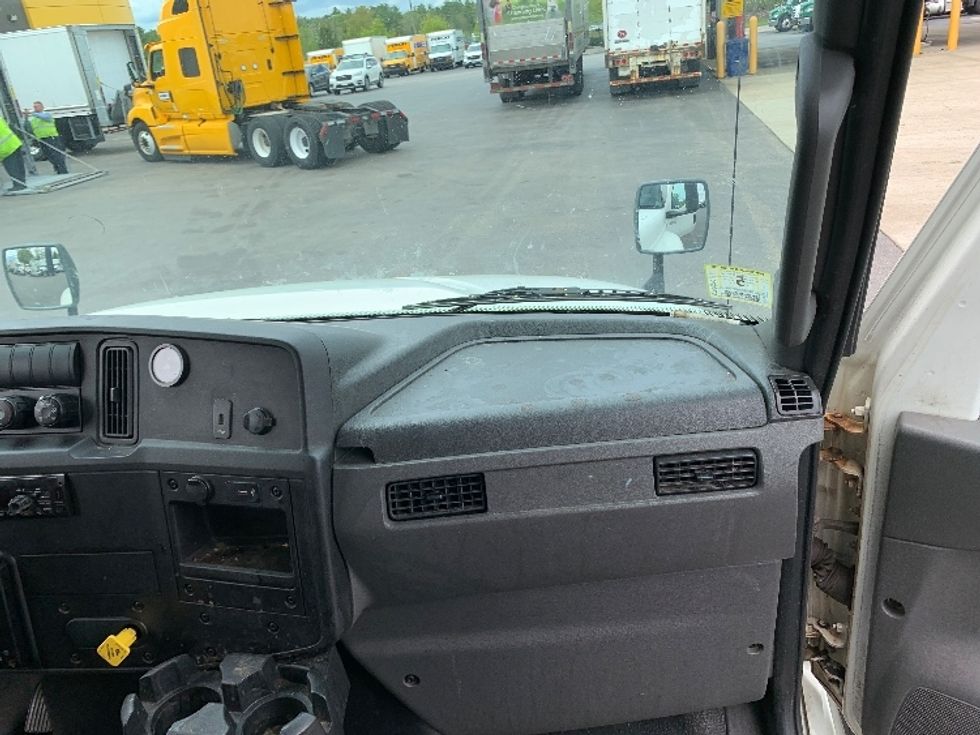 Medium Duty Box Truck-Light and Medium Duty Trucks-International-2020-MV607-Norton-MA-213,134\n\t\tmiles-$ 31,750 - Image 21