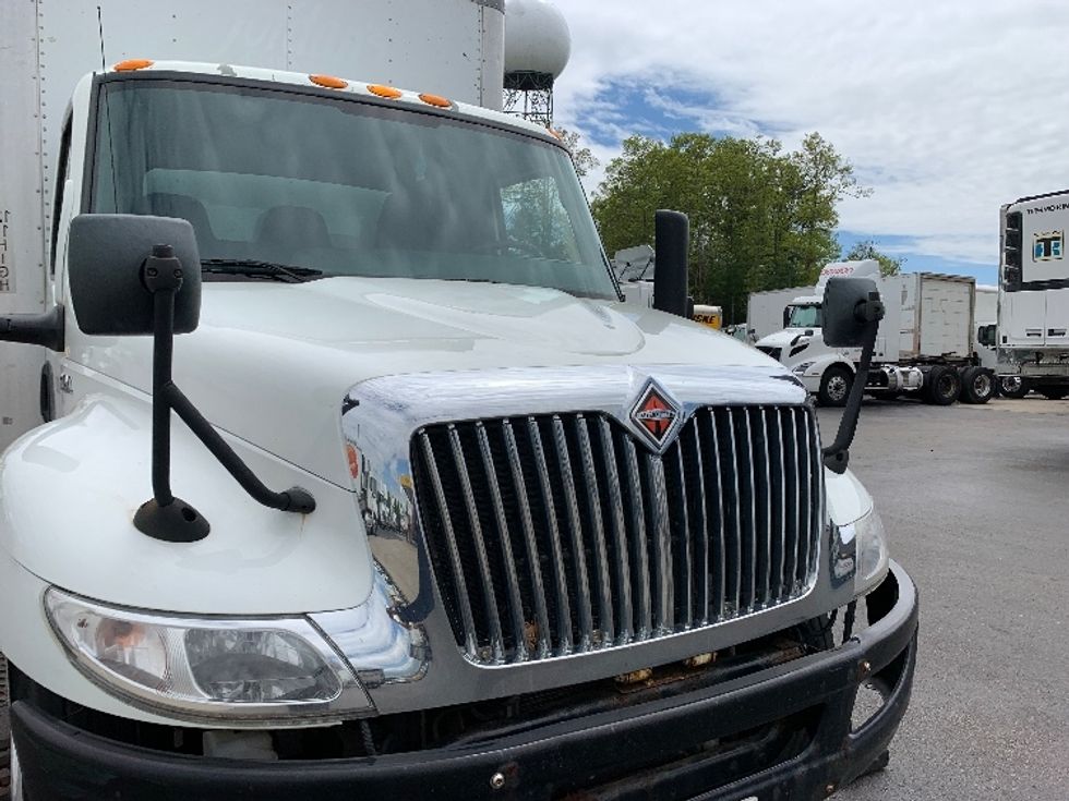Medium Duty Box Truck-Light and Medium Duty Trucks-International-2020-MV607-Norton-MA-213,134\n\t\tmiles-$ 31,750 - Image 26