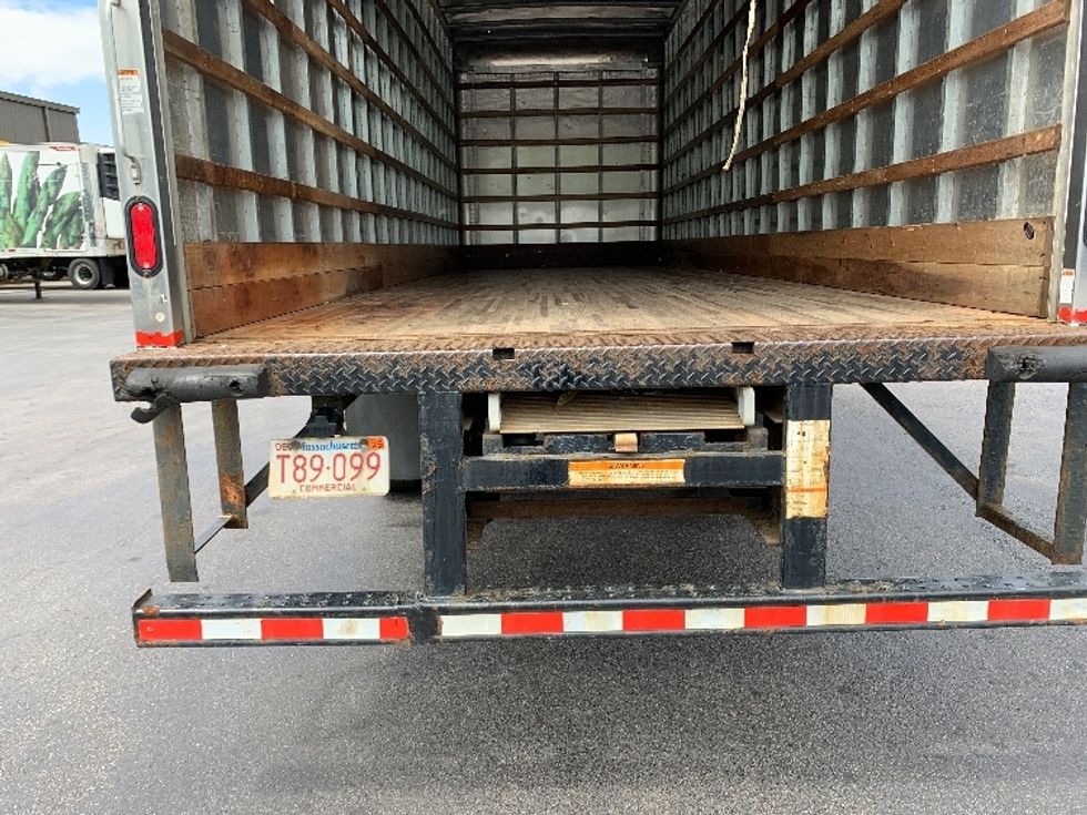 Medium Duty Box Truck-Light and Medium Duty Trucks-International-2020-MV607-Norton-MA-213,134\n\t\tmiles-$ 31,750 - Image 9