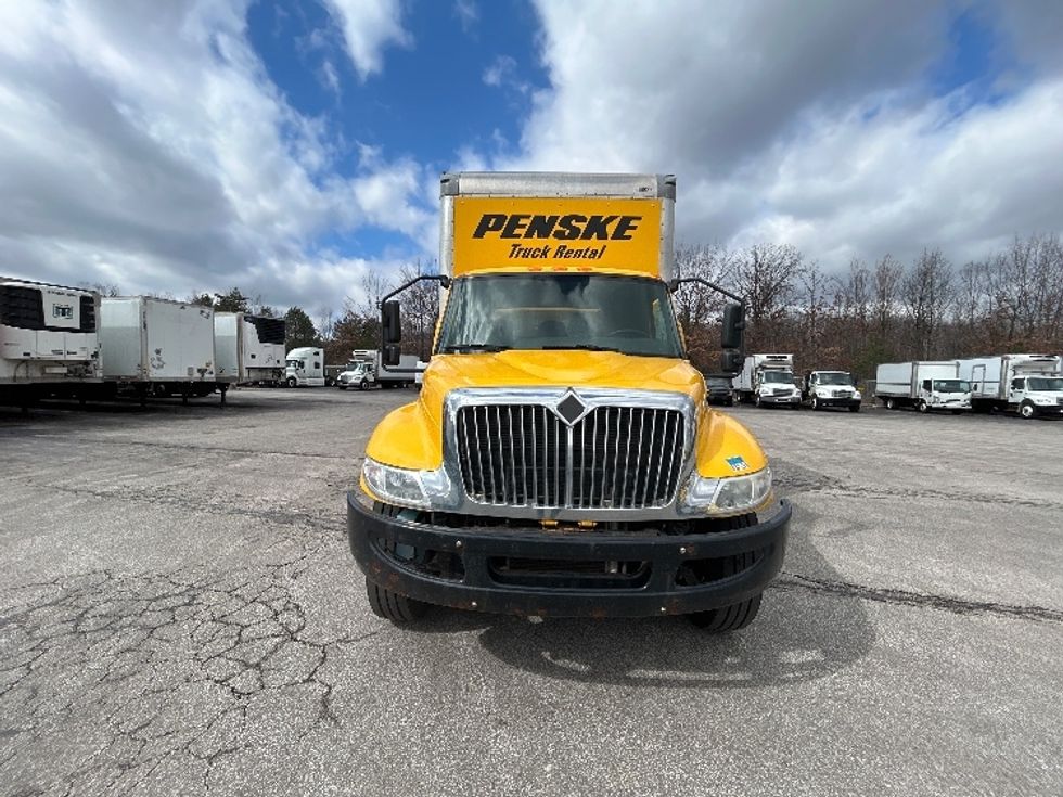 Medium Duty Box Truck-Light and Medium Duty Trucks-International-2020-MV607-Oakwood Village-OH-200,178\n\t\tmiles-$ 42,500 - Image 2