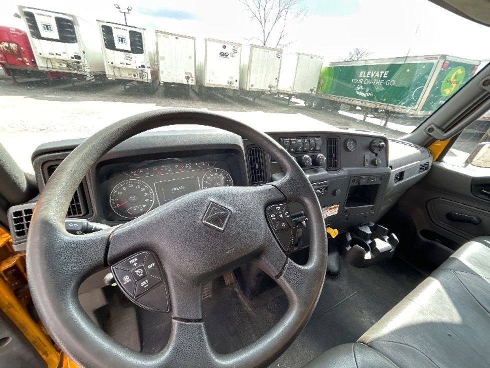 Medium Duty Box Truck-Light and Medium Duty Trucks-International-2020-MV607-Oakwood Village-OH-200,178\n\t\tmiles-$ 42,500 - Image 17