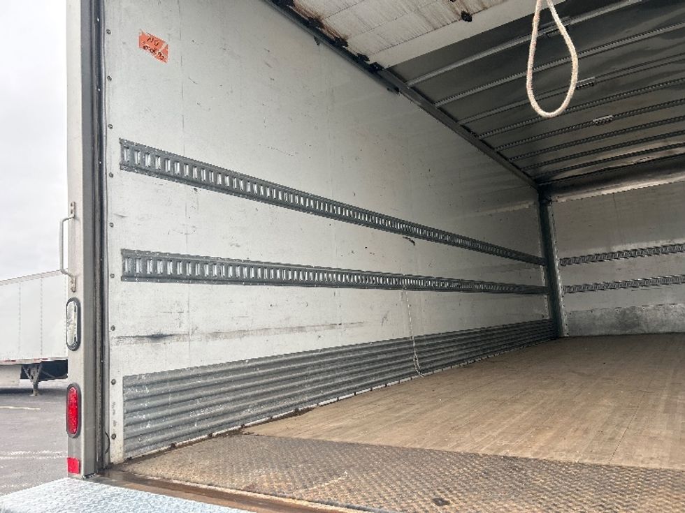 Medium Duty Box Truck-Light and Medium Duty Trucks-International-2020-MV607-Obetz-OH-127,400\n\t\tmiles-$ 51,000 - Image 10