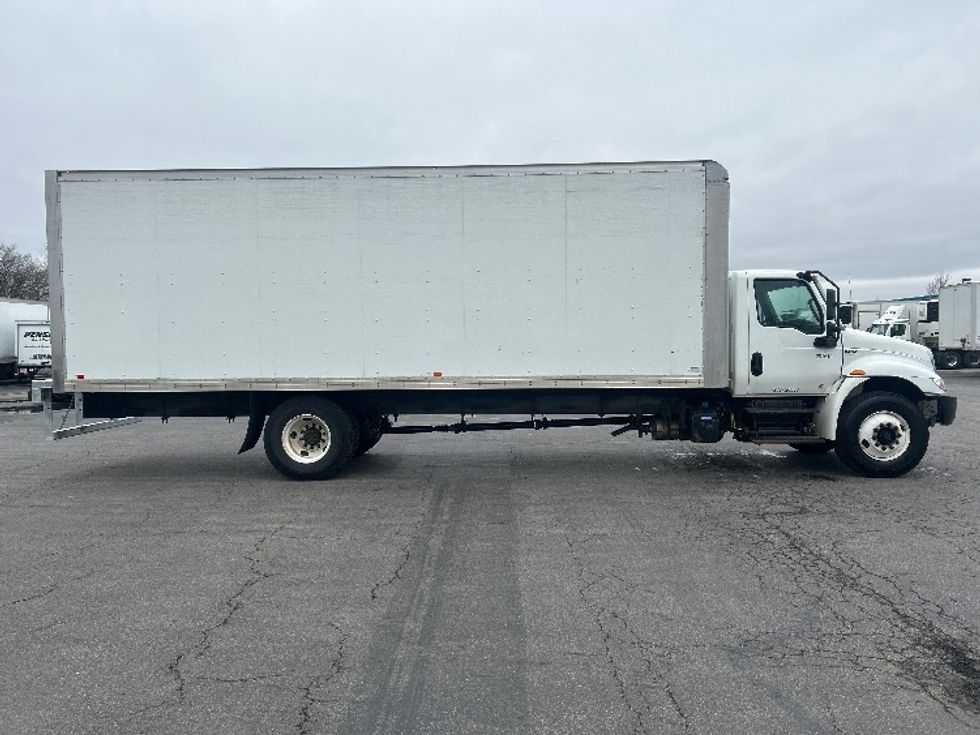 Medium Duty Box Truck-Light and Medium Duty Trucks-International-2020-MV607-Obetz-OH-127,400\n\t\tmiles-$ 51,000 - Image 14