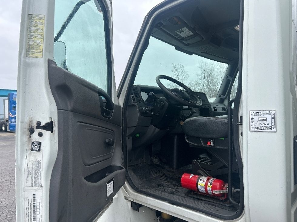 Medium Duty Box Truck-Light and Medium Duty Trucks-International-2020-MV607-Obetz-OH-127,400\n\t\tmiles-$ 51,000 - Image 15