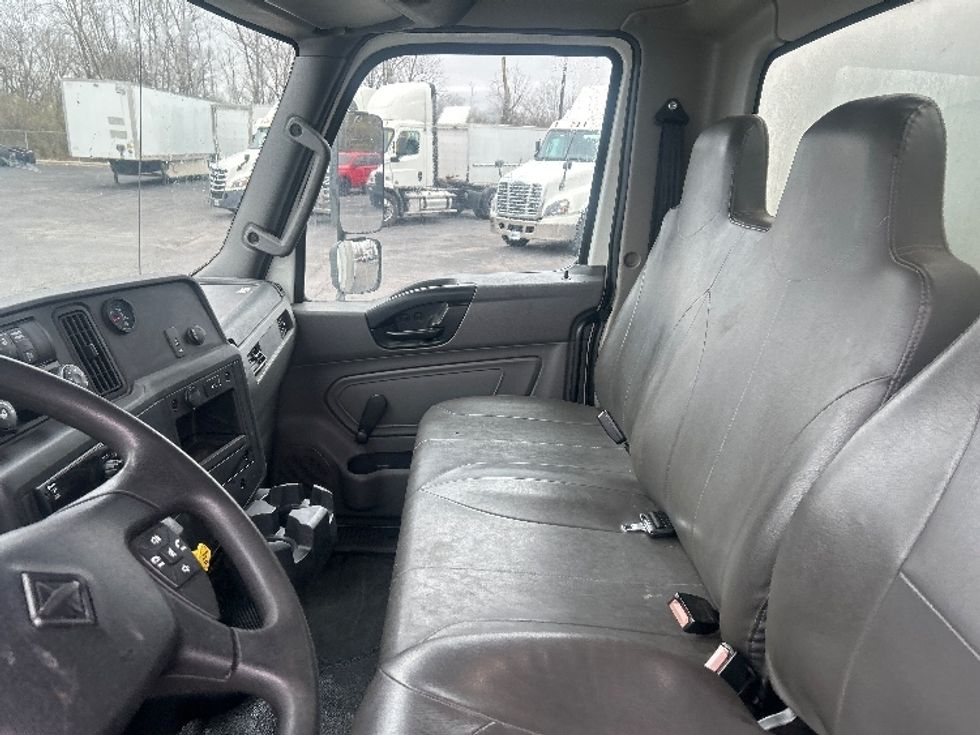 Medium Duty Box Truck-Light and Medium Duty Trucks-International-2020-MV607-Obetz-OH-127,400\n\t\tmiles-$ 51,000 - Image 17