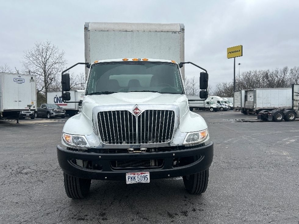 Medium Duty Box Truck-Light and Medium Duty Trucks-International-2020-MV607-Obetz-OH-127,400\n\t\tmiles-$ 51,000 - Image 2